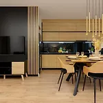 Spacious In With Balcony And Parking By Renters * ורשה