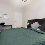 דירה Spacious In With Balcony And Parking By Renters