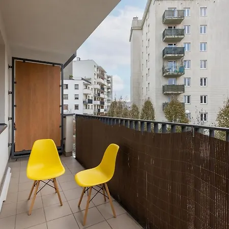 Spacious In With Balcony And Parking By Renters