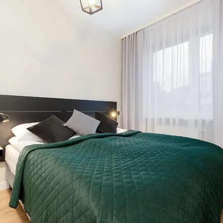 Апартаменты Spacious In With Balcony And Parking By Renters