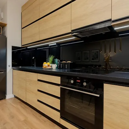 Spacious In With Balcony And Parking By Renters Апартаменты Варшава