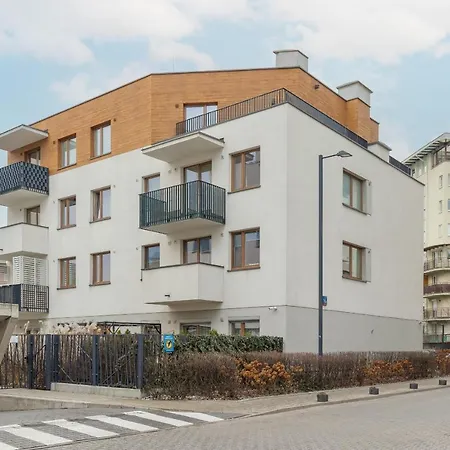 アパート Spacious In With Balcony And Parking By Renters ワルシャワ