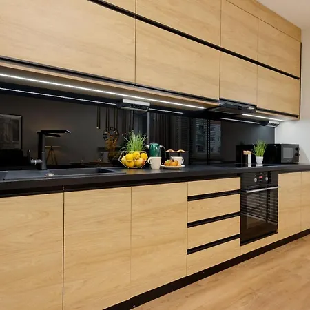 Apartment Spacious In With Balcony And Parking By Renters *