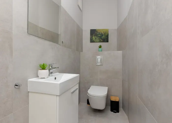 Apartament Spacious In With Balcony And Parking By Renters *